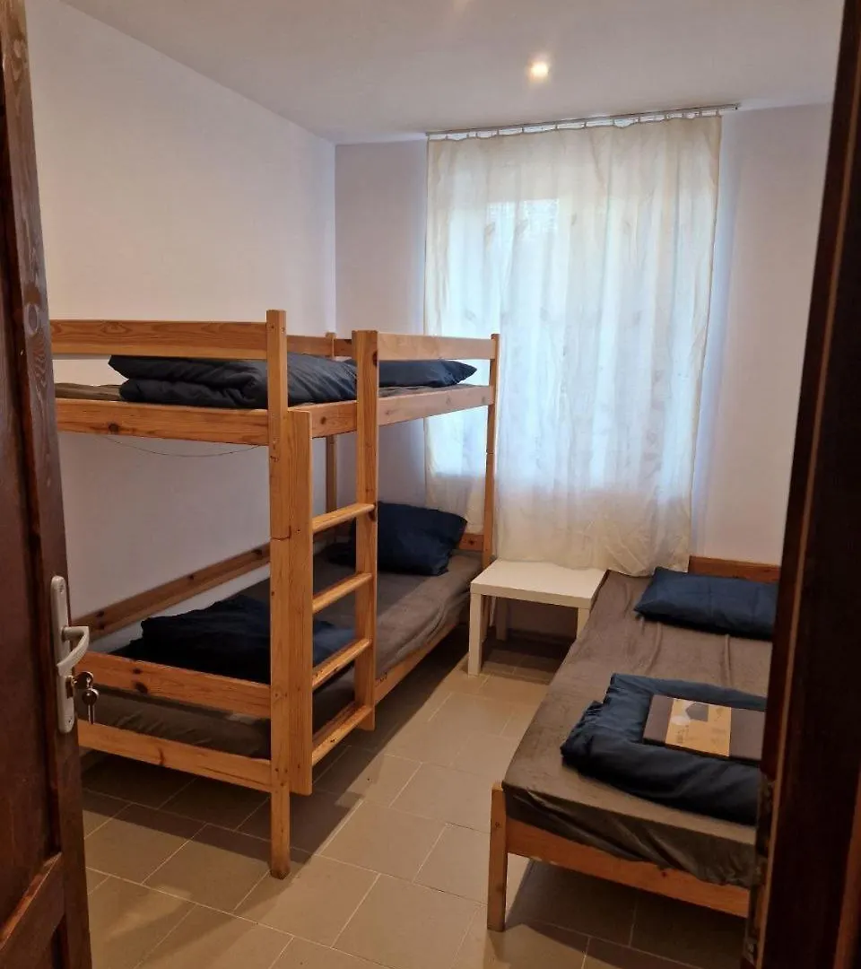 Hostel O2H 华沙